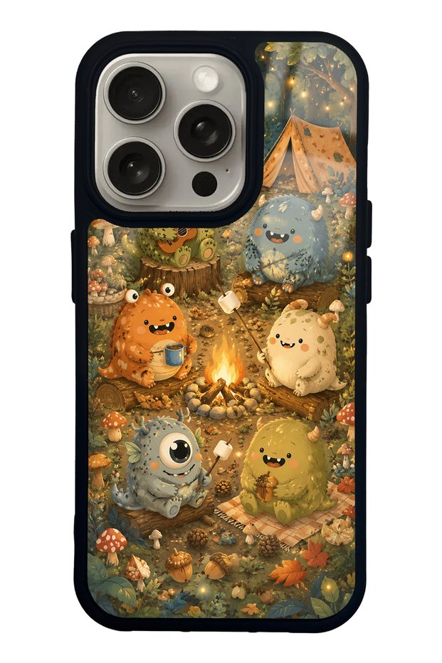 حافظة هاتف لامعة بتصميم Forest Friends Camp لهاتف iPhone 15 Pro