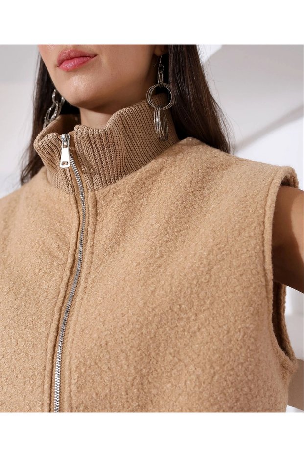 Women's Camel Knitwear Collar Detailed Zipper Closure Lined Boucle Vest Padded Zero Sleeve Shoulder Short Length