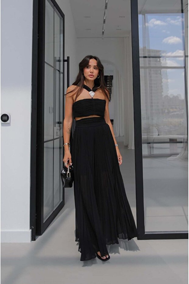 Black Pleated Crop Pants Set with Accessories