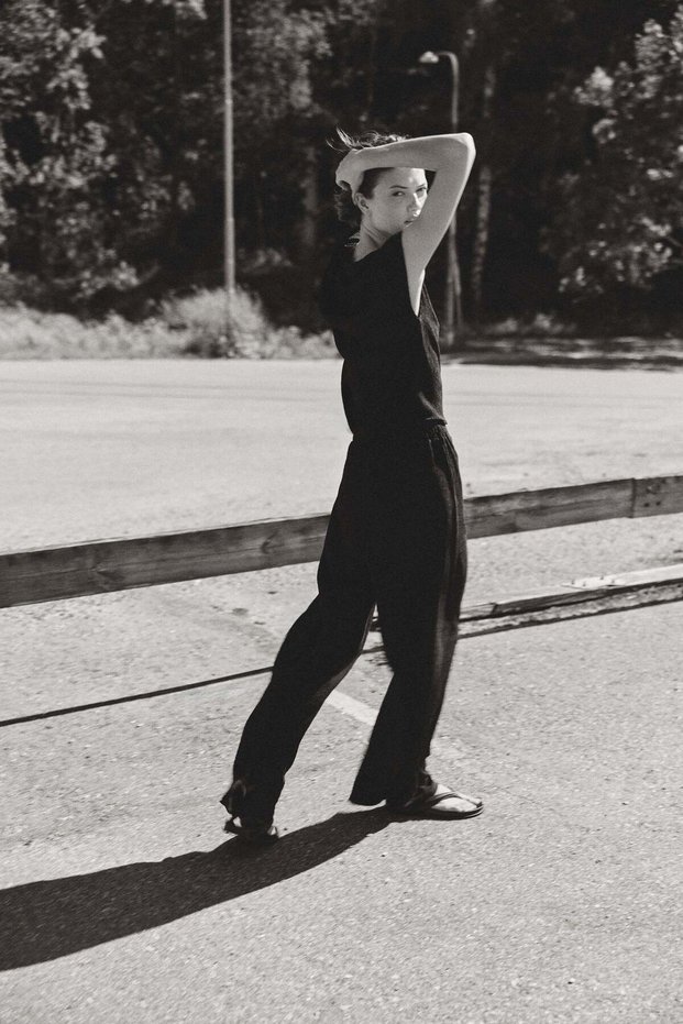 Crinkled drawstring trousers