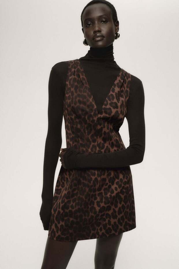 V-neck waisted dress