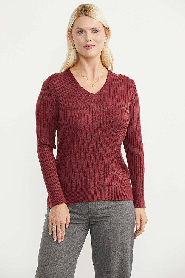 Ribbed V-Neck Knit Sweater - Burgundy
