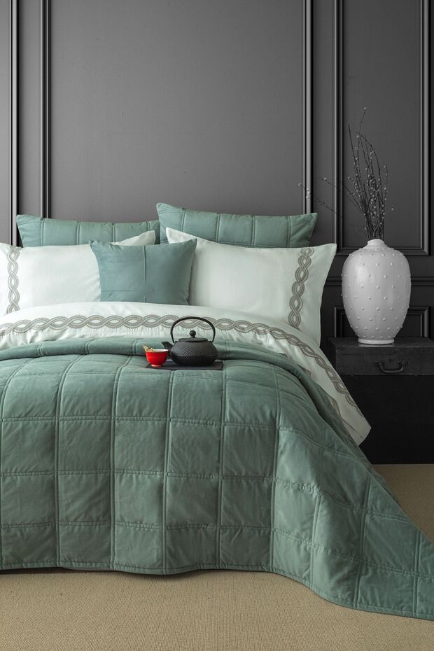 Baroness Sage Double 100% Cotton Satin Duvet Cover Set and Bedspread Set