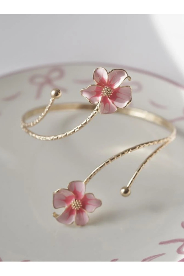 Floral arm bracelet