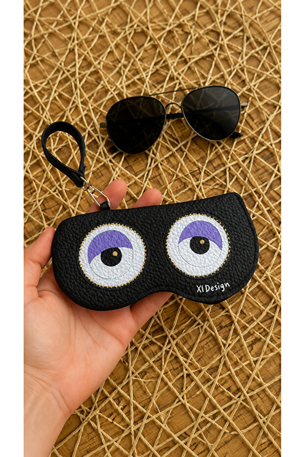 Hand-Painted Leather Pouch – sleepy eyes