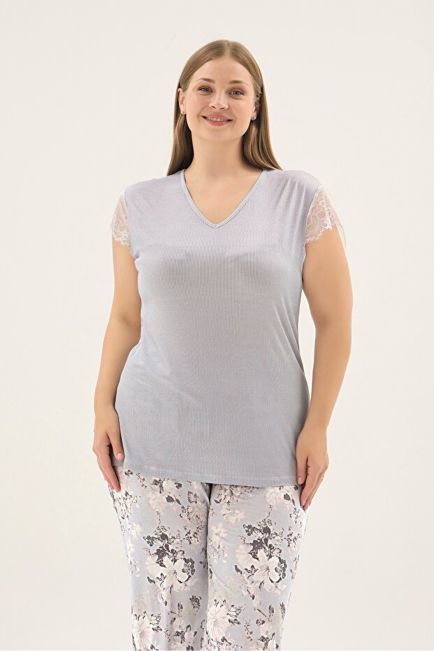 17707 Women's Oversize Capri Set