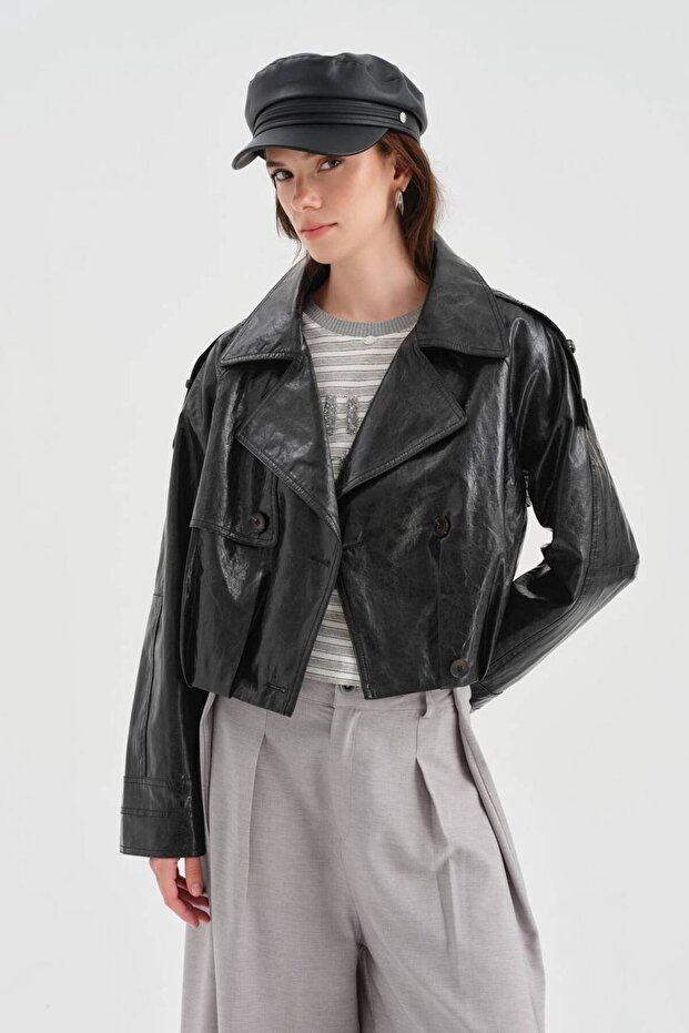 Women's Double-Breasted Leather Jacket with Pleated Detail at the Bottom and Lined Design