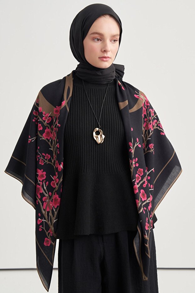 Sakura Pattern Norena Wool Shoulder Shawl Black