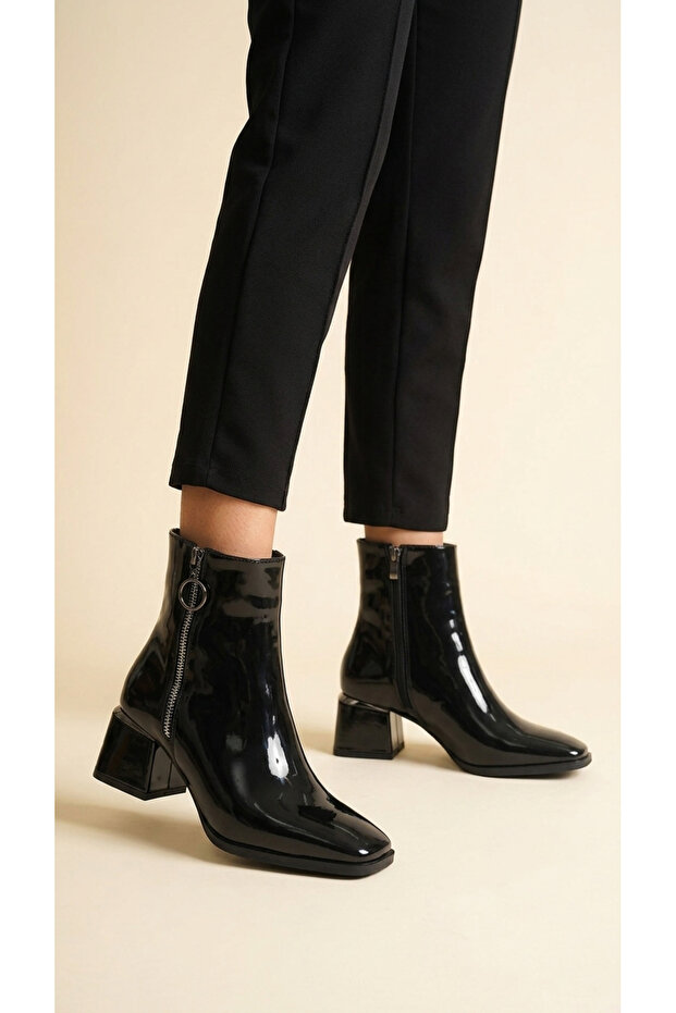 Leather Zippered Heel Detailed Short Simple Classic Boots Bootie