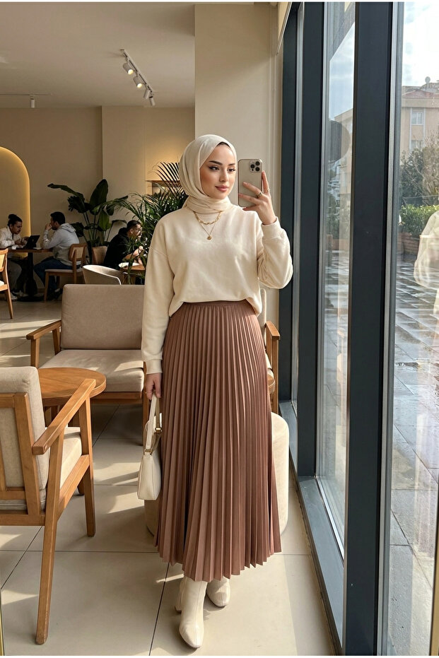 Women's Fluid Leather Look Pleated Maxi Skirt