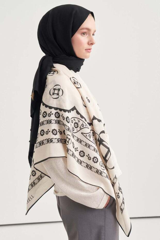 Riva Desen Norena Wool Shoulder Shawl Ecru