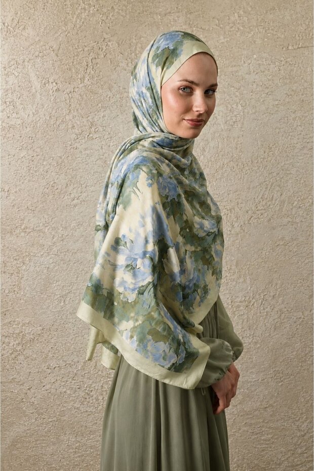 Canvas Botanical Dream Patterned Shawl