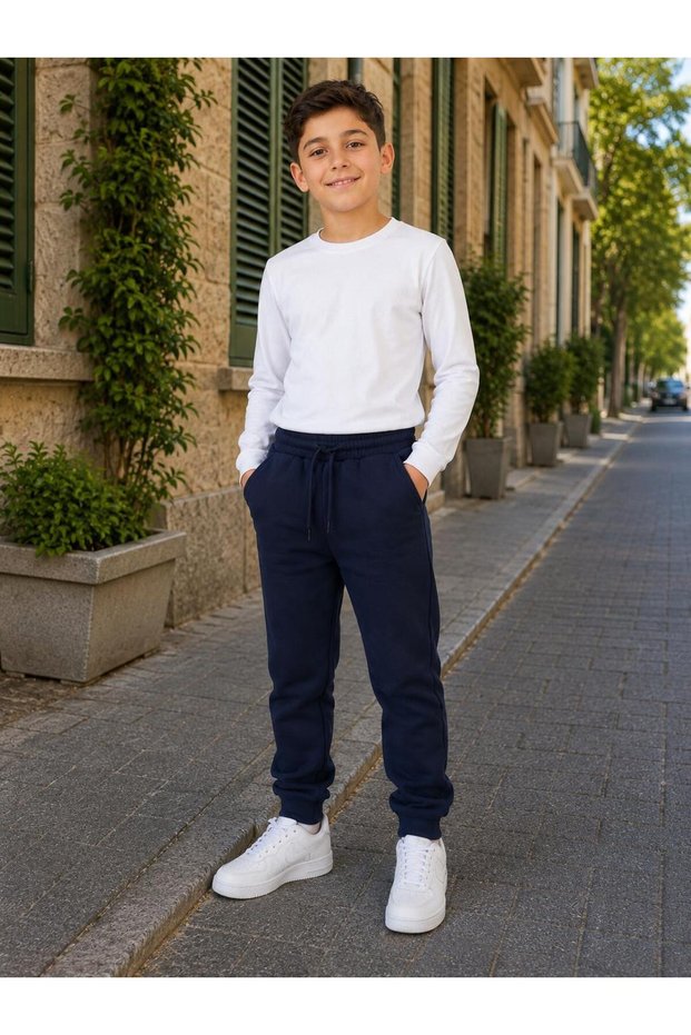 Winter Fleece-Lined 3-Thread Pocketed Unisex Children's Sweatpants for Girls and Boys, High Quality with Fleece Lining Inside.