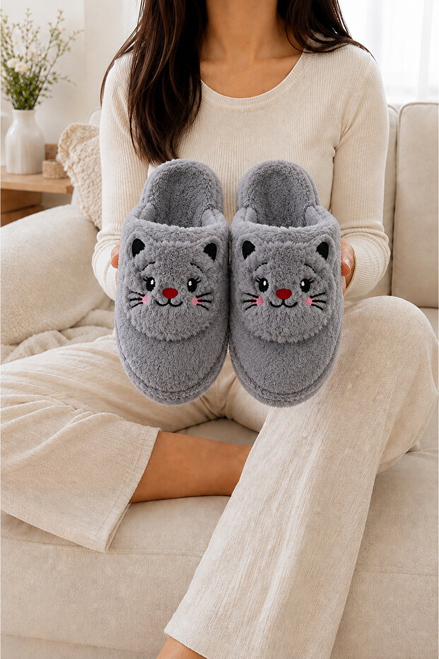 Caty Gray Plush Cat Figured Closed Toe Non-Slip Winter Warm Comfortable Women's Home Bundle Dowry Slippers