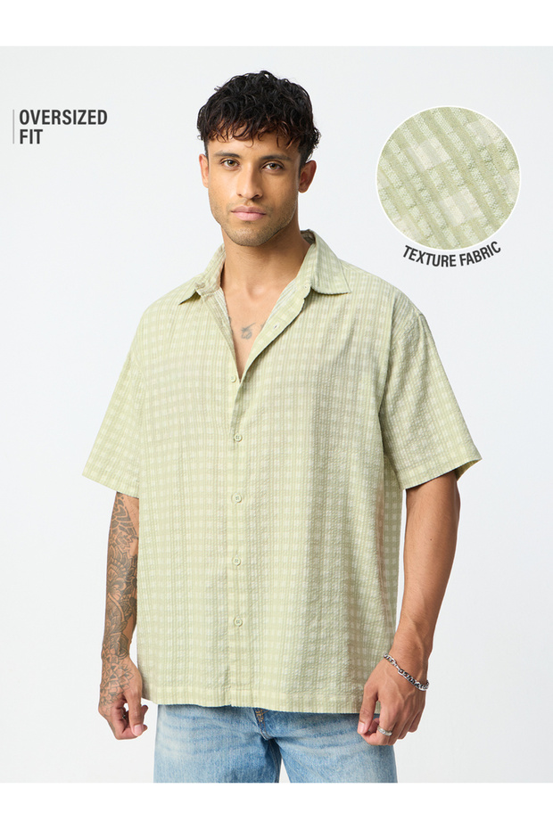 Men Green Textured Spread Collar Shirt