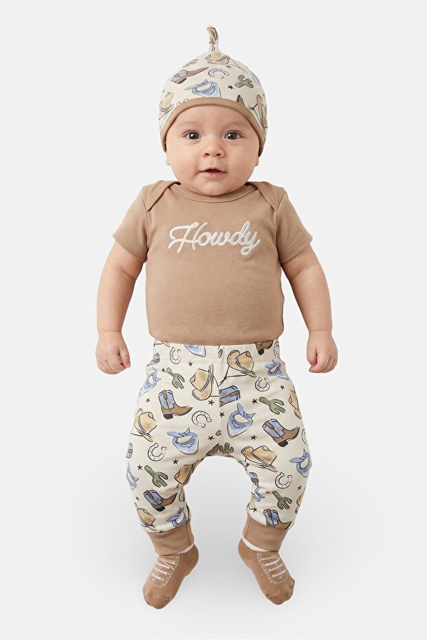 Toddlers Boy 4 Pcs Embroidered Bodysuit And Pants With Beanie And Socks Set, Multicolor