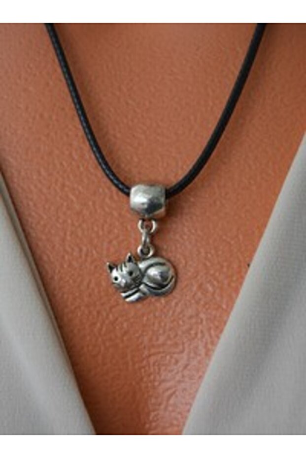 Necklace - Silver Color -