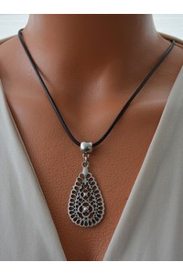 Necklace - Silver Color -