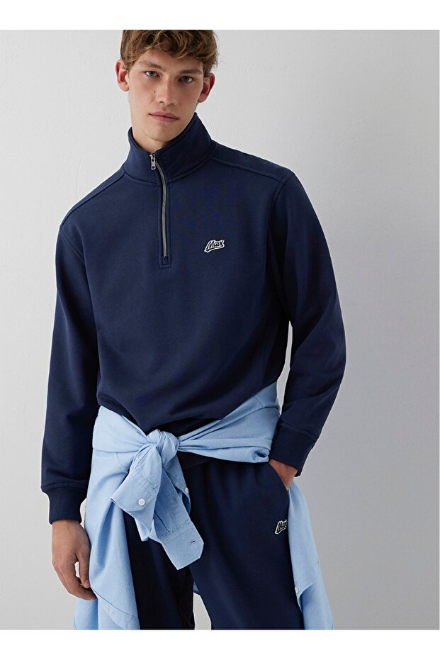 Patch Embroidery Half-Zip Loose Fit Men's Sweatshirt.