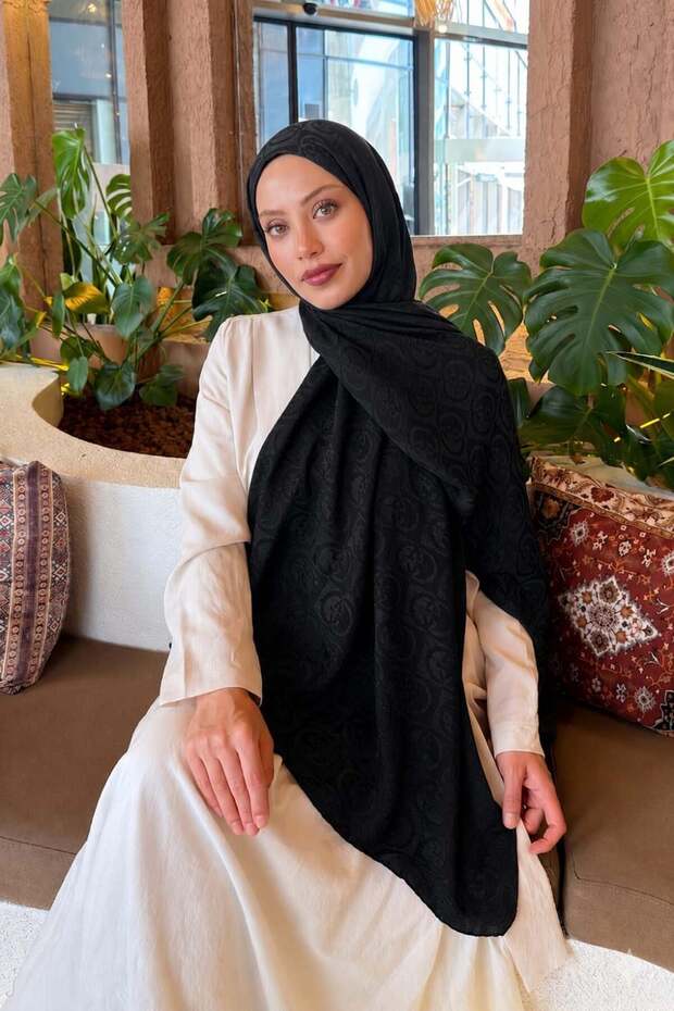 Gg Pattern Ayrobin Floral Jacquard Shawl Black