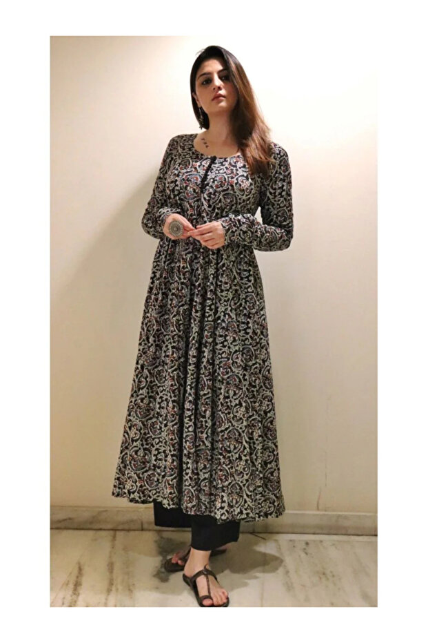 Black & White Ethnic Print Anarkali Kurta Set - ALV2235 | Black & White-Size:L-40-Inches