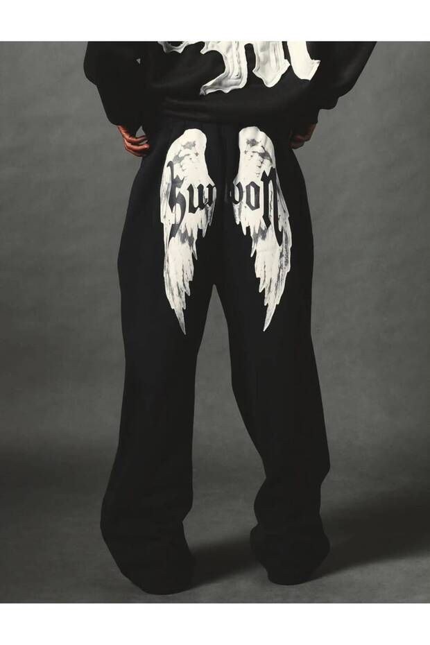New Season Unisex Oversize Street Fashion Sweatpants with Wing Motif on the Back