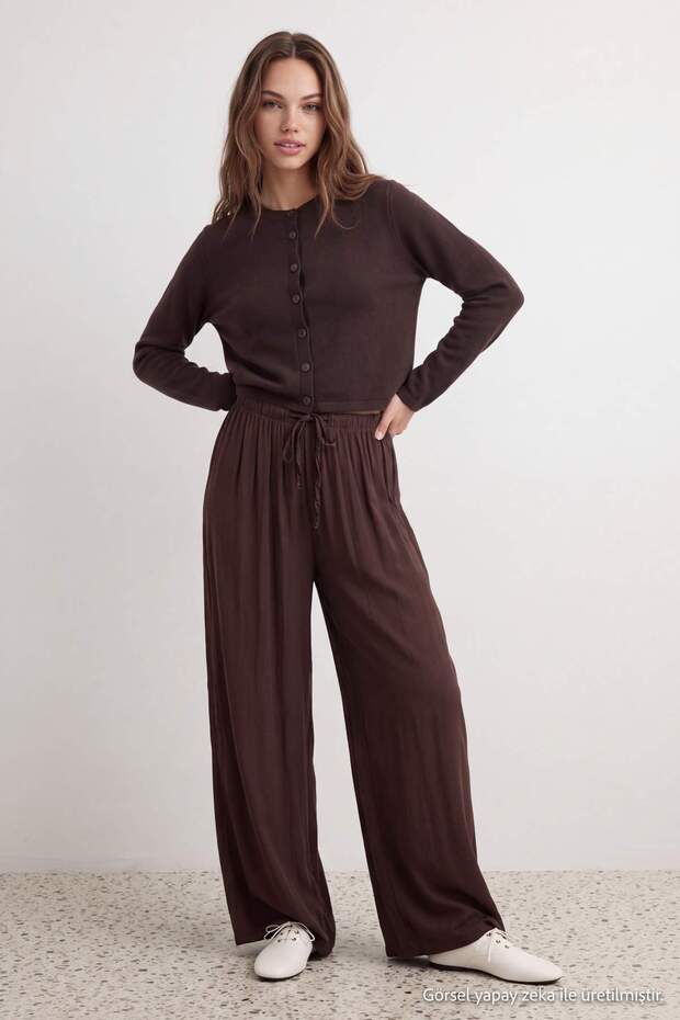 Kahverengi Geniş Paça Beli Lastikli İnce Saten Pantolon TWOSS26PL00237