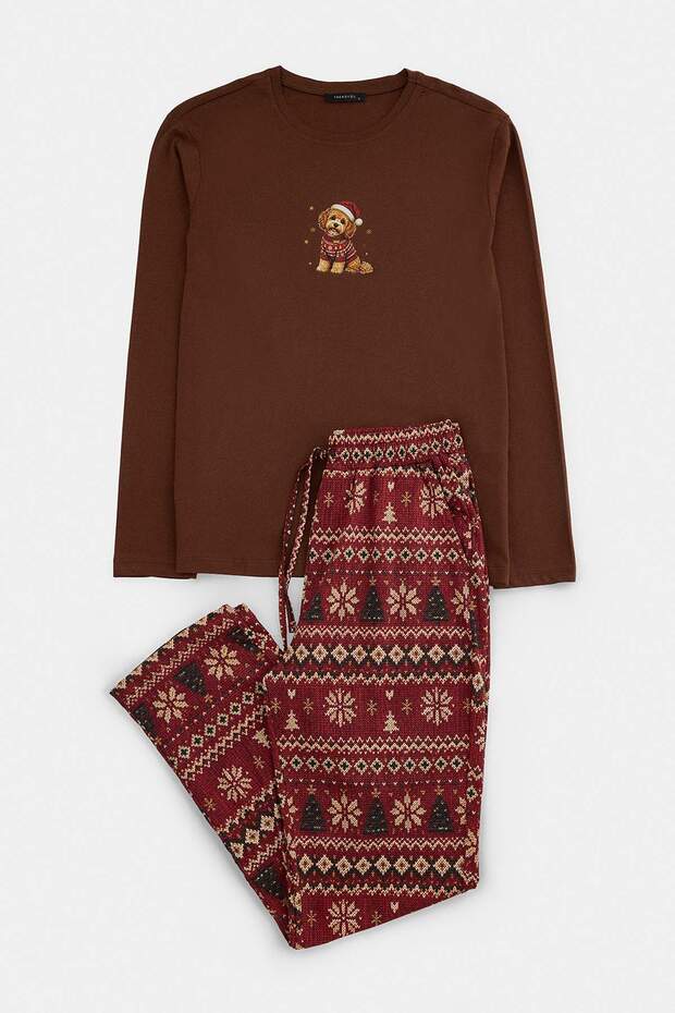 Kahverengi Regular Yılbaşı Temalı %100 Pamuk Örme Pijama Takımı TMNAW27PT00043