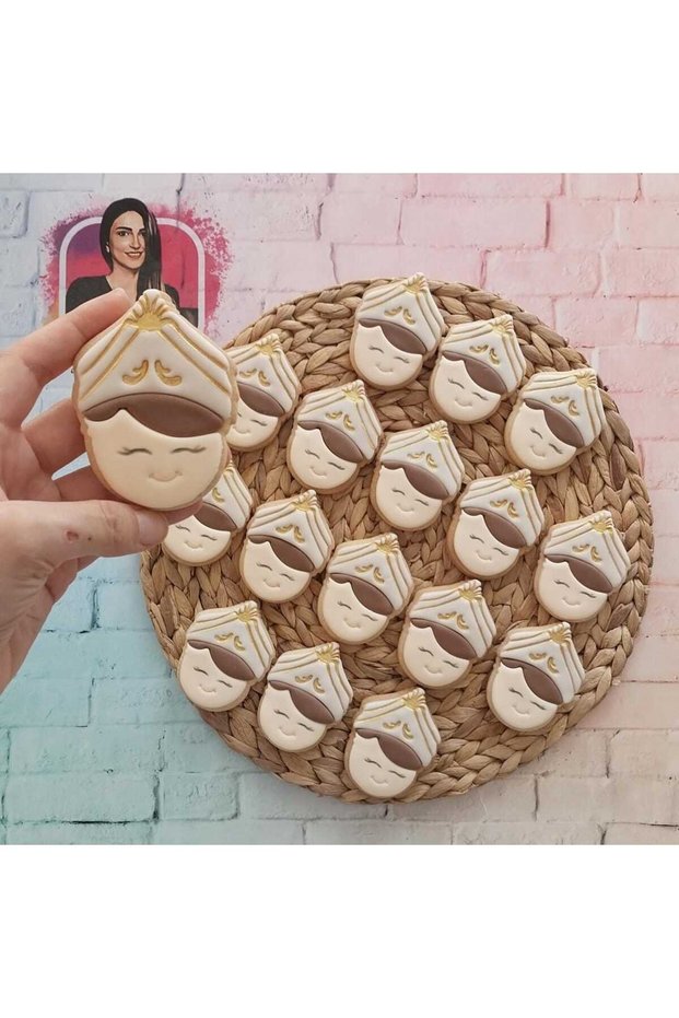 Cream Gold Detailed Brown Haired Circumcision Boy Model Boutique Cookies - 20 Pieces