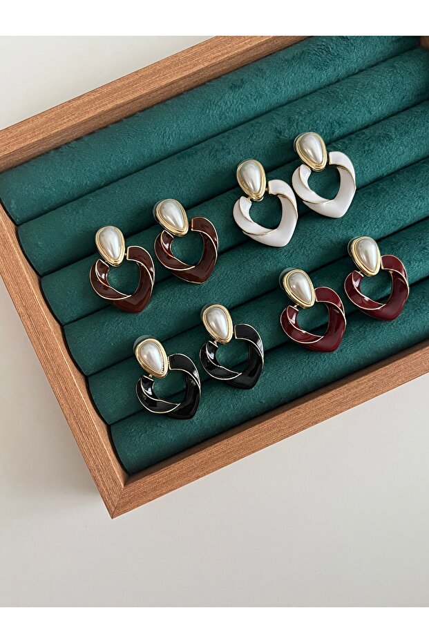 Special Series Pearl Detailed Black Earrings