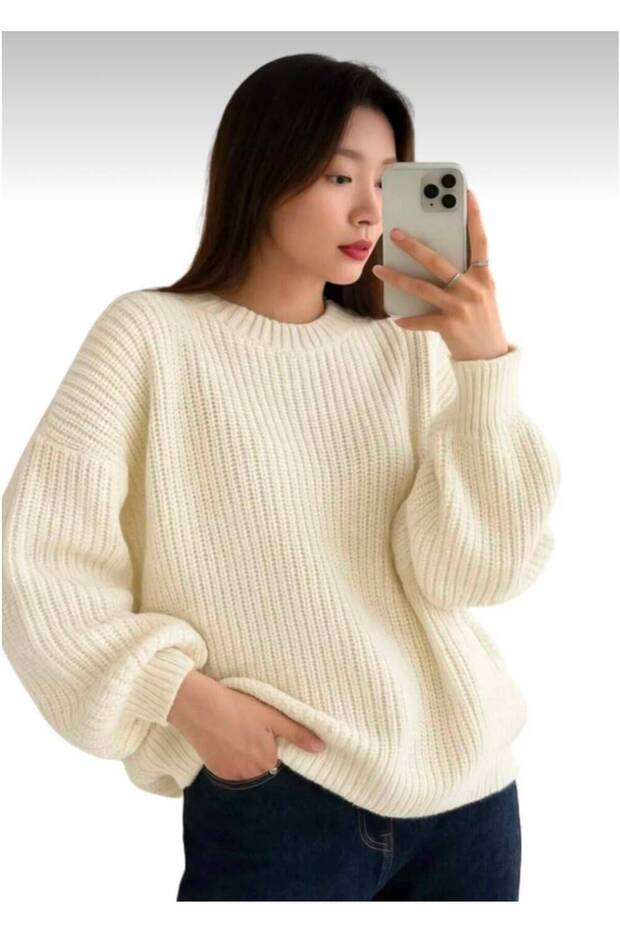 Ecru Oversized Crew Neck Women's Knitwear Sweater