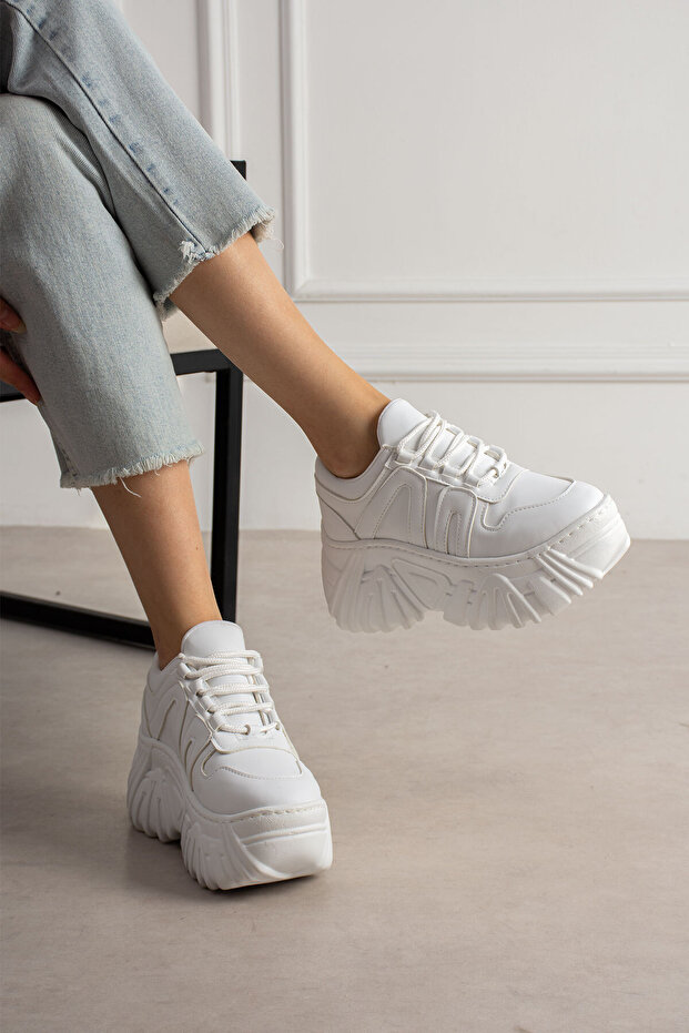 Garen Sole Sports Shoes White