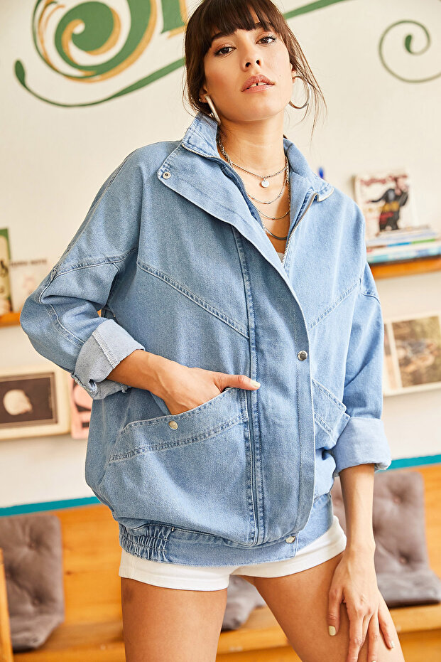 Women's Blue Pocketed Zippered Snap-Buttoned Long Denim Jacket CKT-19000258