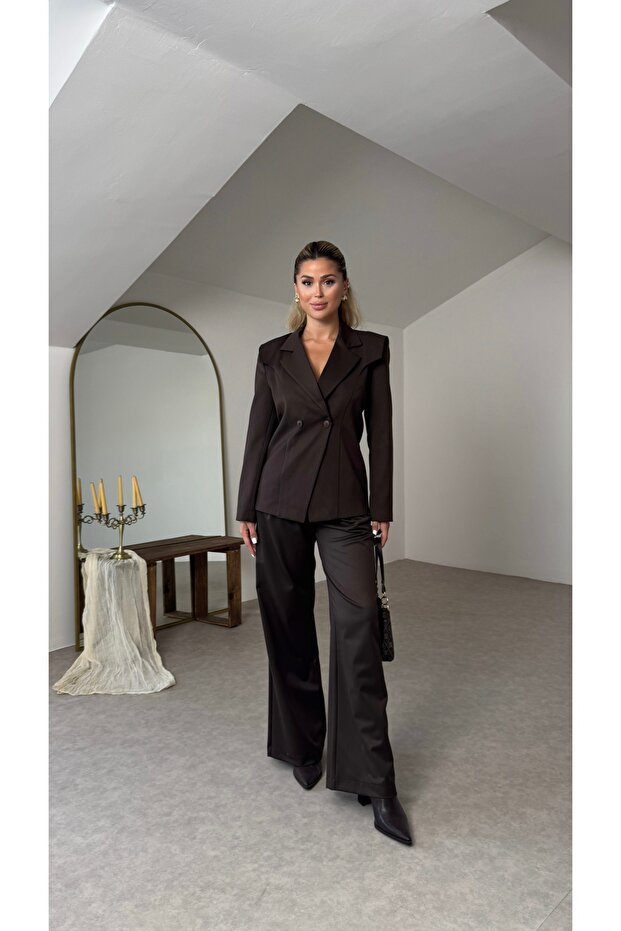 Buttoned Sleeve, Front Veer Detail, Lined Jacket and Trousers Set