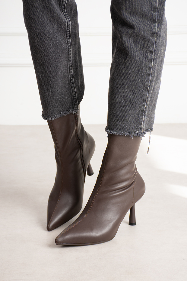Marya Women's Bitter Brown Stretch Leather Pointed Toe Warm Lined Zippered 7 cm Thin Heeled Boots Bootie