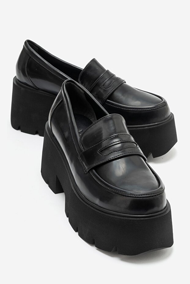 Santia Black Matte Patent Leather Women's Thick-Soled Loafer Shoes