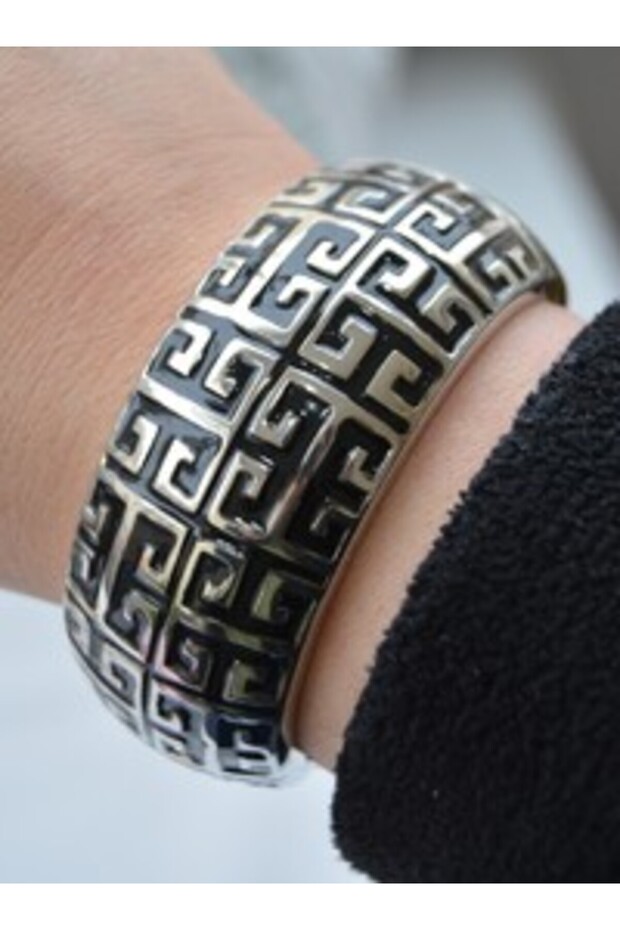 Greek Motif Clamp - Black -