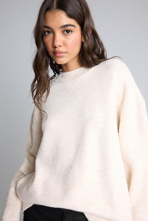 Oversized Crew Neck Sweater (26 Wn)