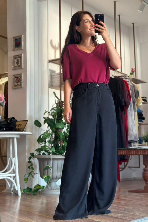Black Elastic Waist Soft Textured Straight Jeans