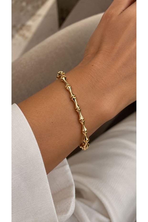 Women's Gold-Color Elegant Chain Bracelet – Stylish and Modern Everyday & Special Occasion Jewelry