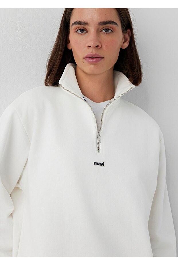 Logo Semi-Zip Loose Fit Comfortable Cut Sweatshirt.