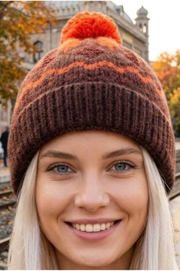 Women's Patterned Pompom Knitted Winter Beanie