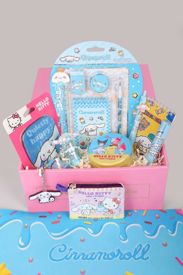 Special Boxed Sweet Bow Collection Licensed 18-Piece Stationery Set with Tip Pen, Notepad, Rocket Eraser