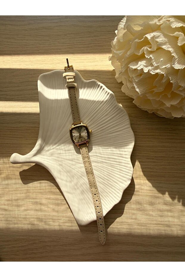 Minimal Leather Cord Women's Wristwatch Cream