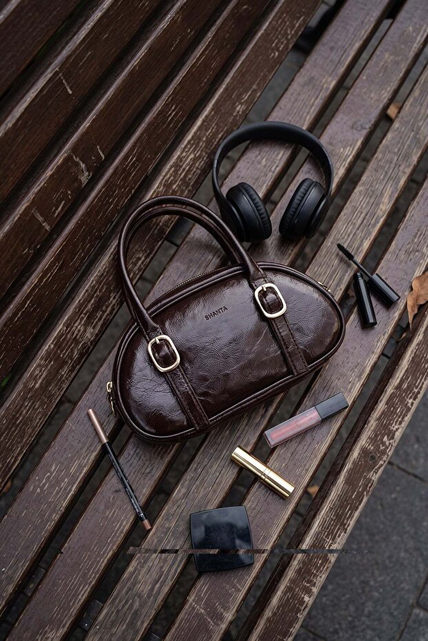Bitter Brown Crinkled Patent Leather D62 Gold Buckle Oval Design Large Internal Volume Stylish and Elegant Women's Handbag and Shoulder Bag