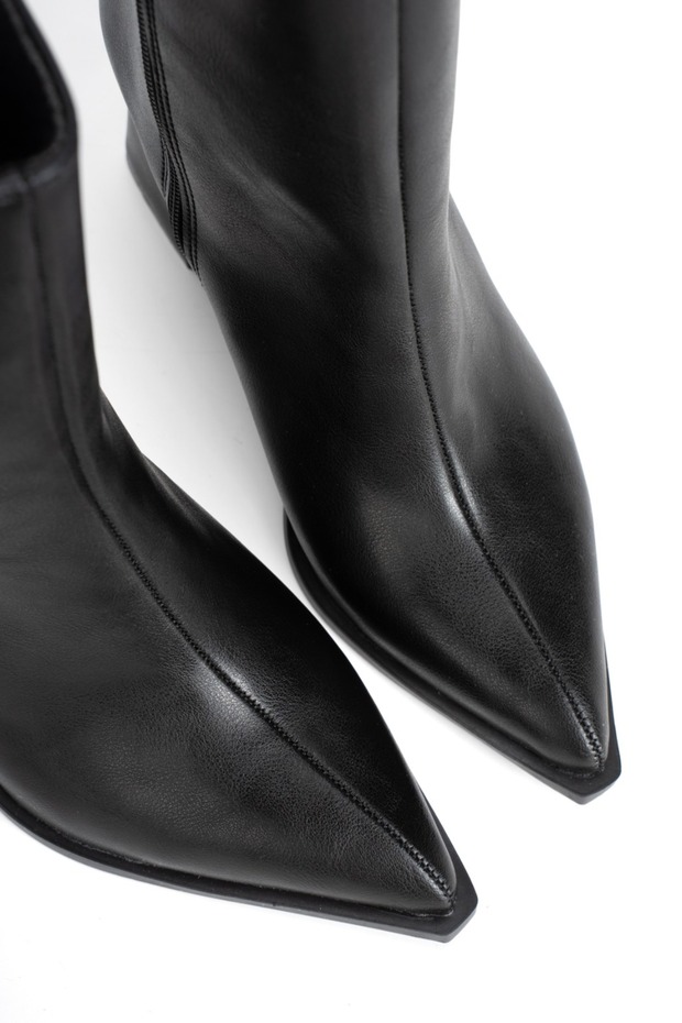 Short Pointed Toe Heel Boots