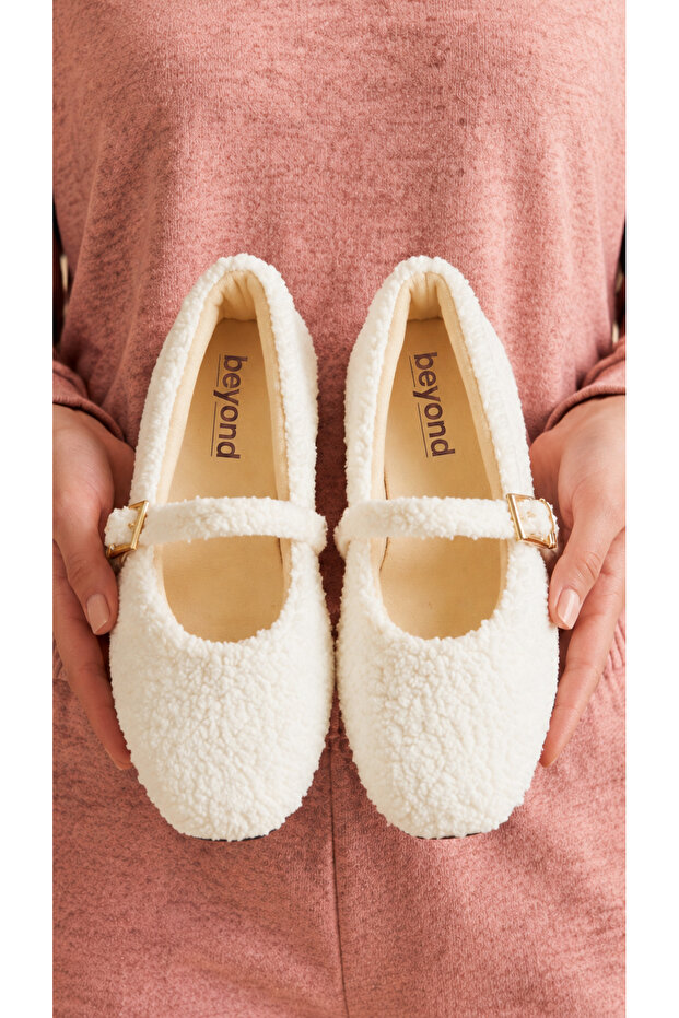 Women's White Sherpa Furry Buckle Casual Ballerinas 1 cm Byndsharp01