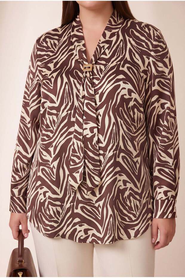 Accessory Detailed Viscose Inside and Satin Outside Plus Size Blouse Brown