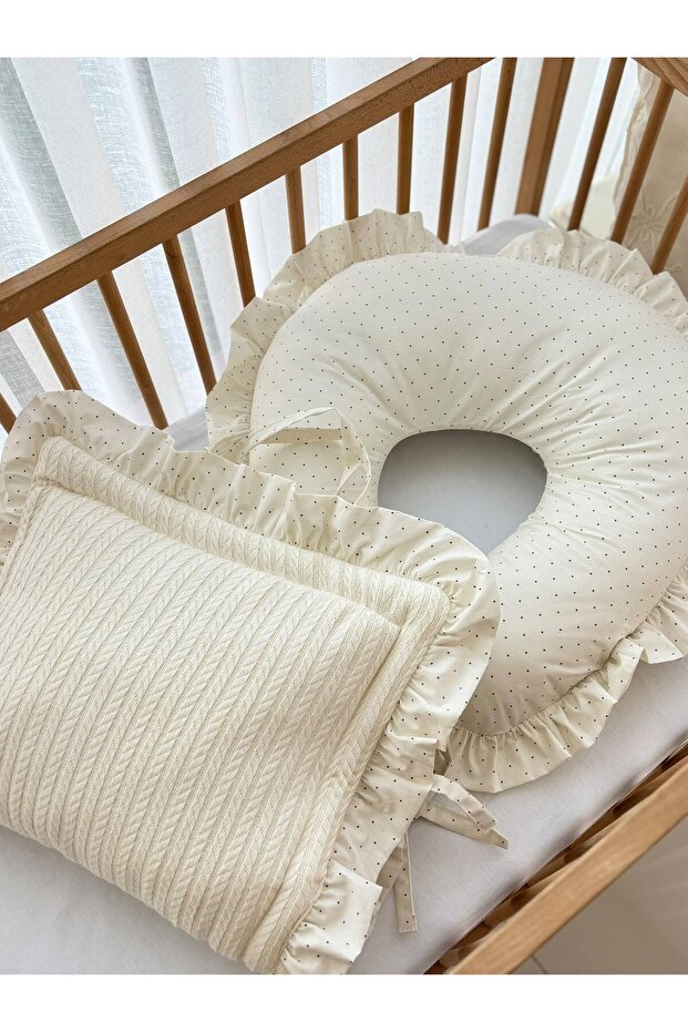 Ruffled Nursing Pillow Bottom Opening Bag Set