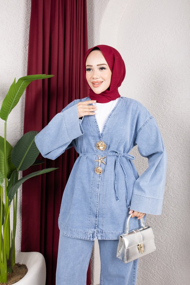 Women's Brooched Waist-Tie Pants and Loose-Fit Jeans Set